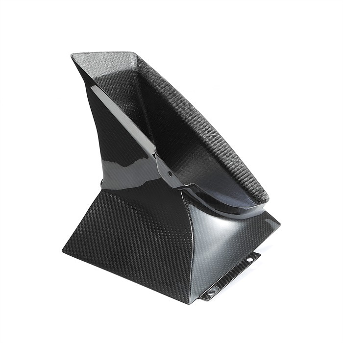 Производител на авточасти от въглеродни влакна