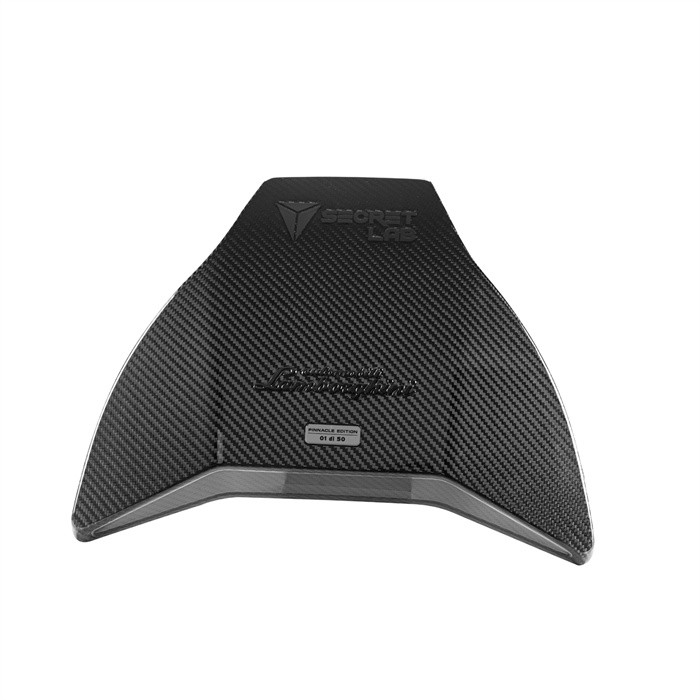 Производител на автомобилни части от въглеродни влакна